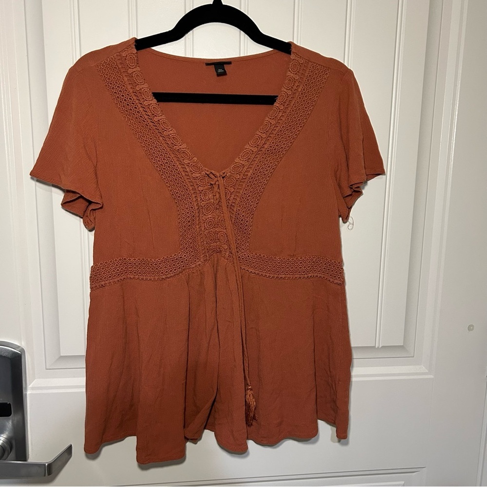Torrid Burnt Orange Babydoll Crinkle Gauze Crinkle Short Sleeve Blouse Size 00 - Picture 1 of 8